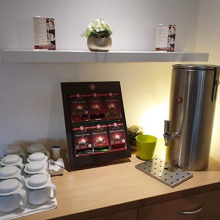 Hellmanns Hotel Bremers Bauerndiele Wiefelstede ภายนอก รูปภาพ
